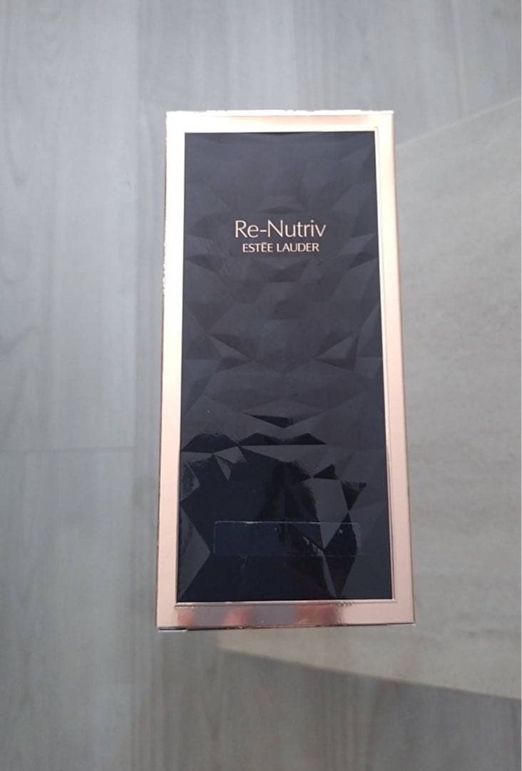 新品未使用　ESTEE LAUDER リニュートリィブ　フェイシャルローラー