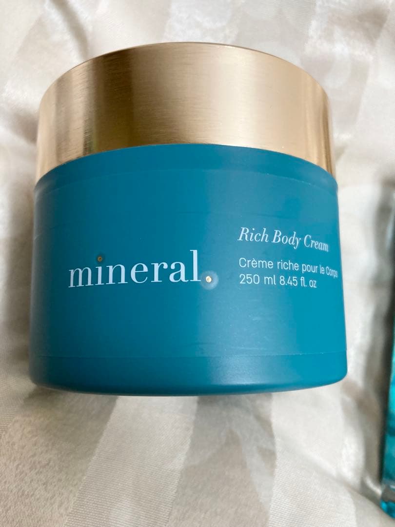 新品Laline ラリン ミネラル ボディクリーム ボディソープ　ボディセラム