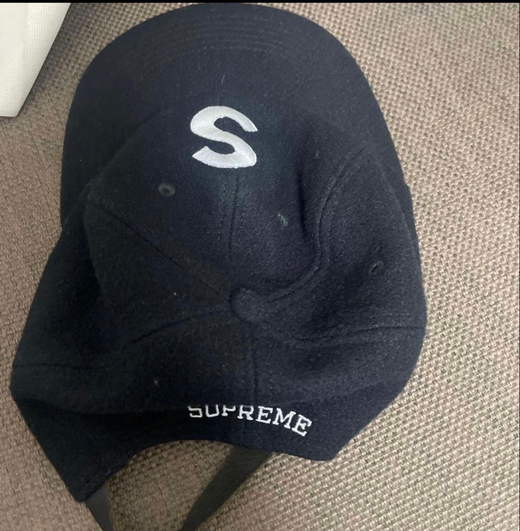 b*k様 Supreme 黒 キャップ Sロゴ