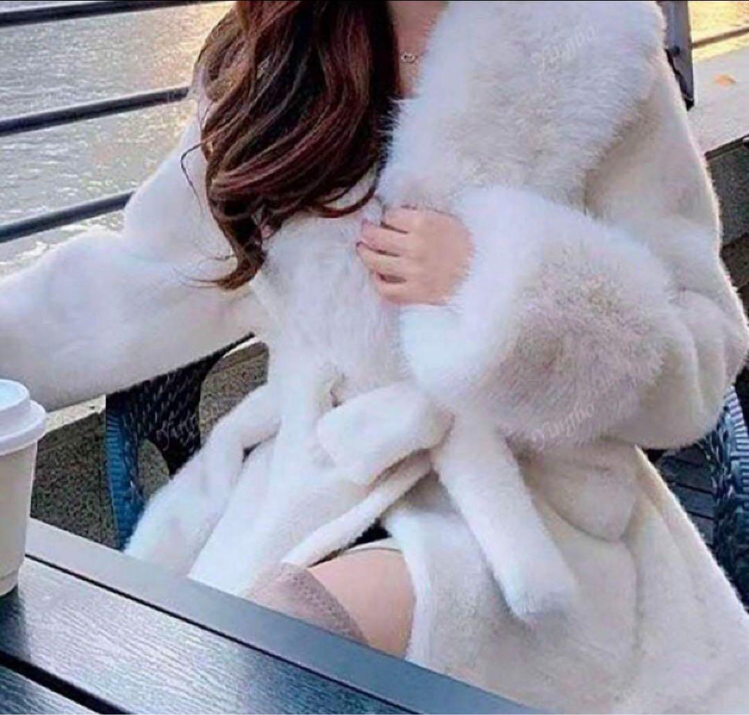 【新品未使用】ホワイトファーコート ベルト付き♡