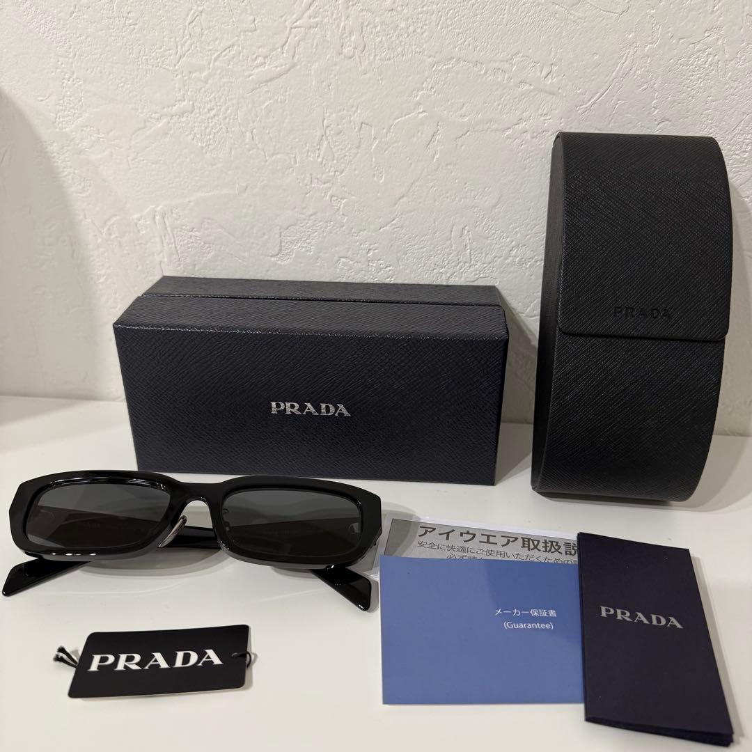 【大幅値下げ】PRADA ブラック スクエア サングラス　付属品完備