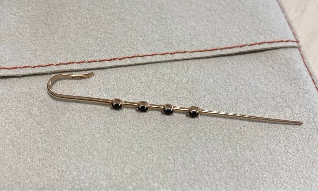 STAR JEWELRY GIRL K10ゴールド ラインピアス　オニキス