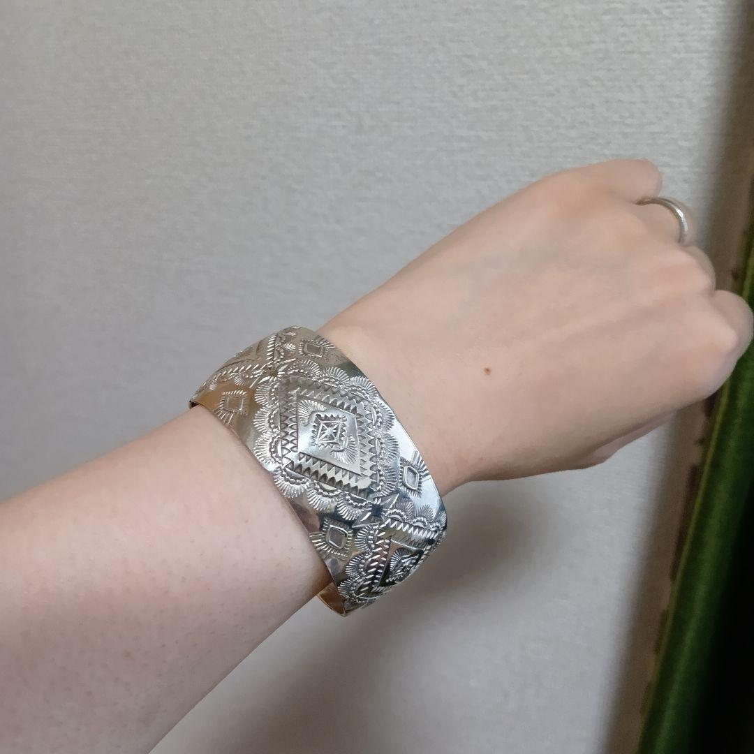 【最終価格】ナバホ族　バングル　シルバー