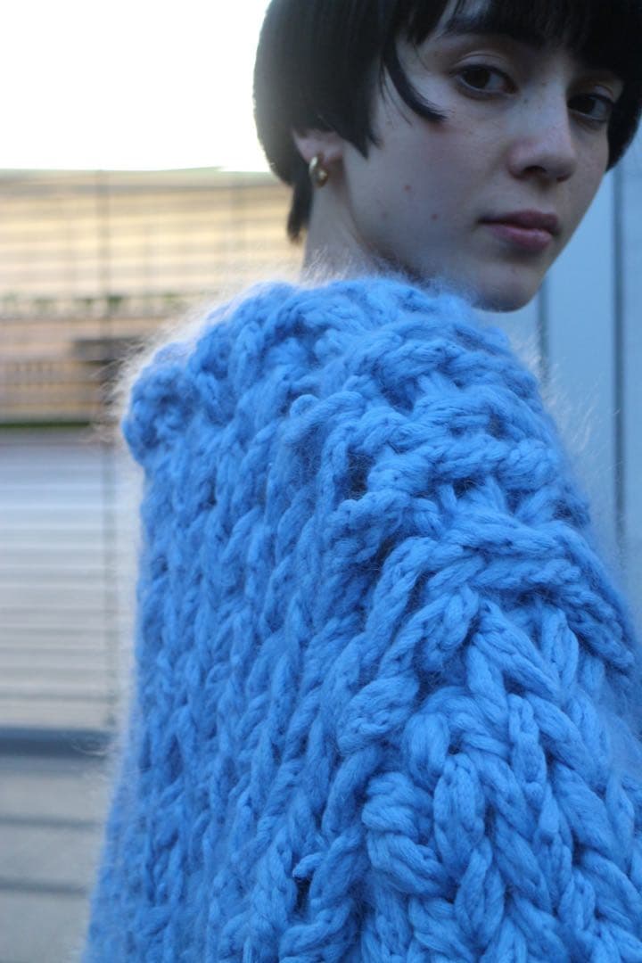 Kota Gushiken Massive sweater knit 吉岡里帆