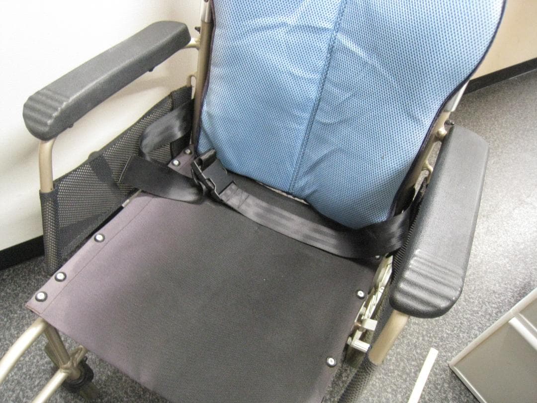 【送料無料】介助用 電動アシスト 車いす　アシストホイールライト