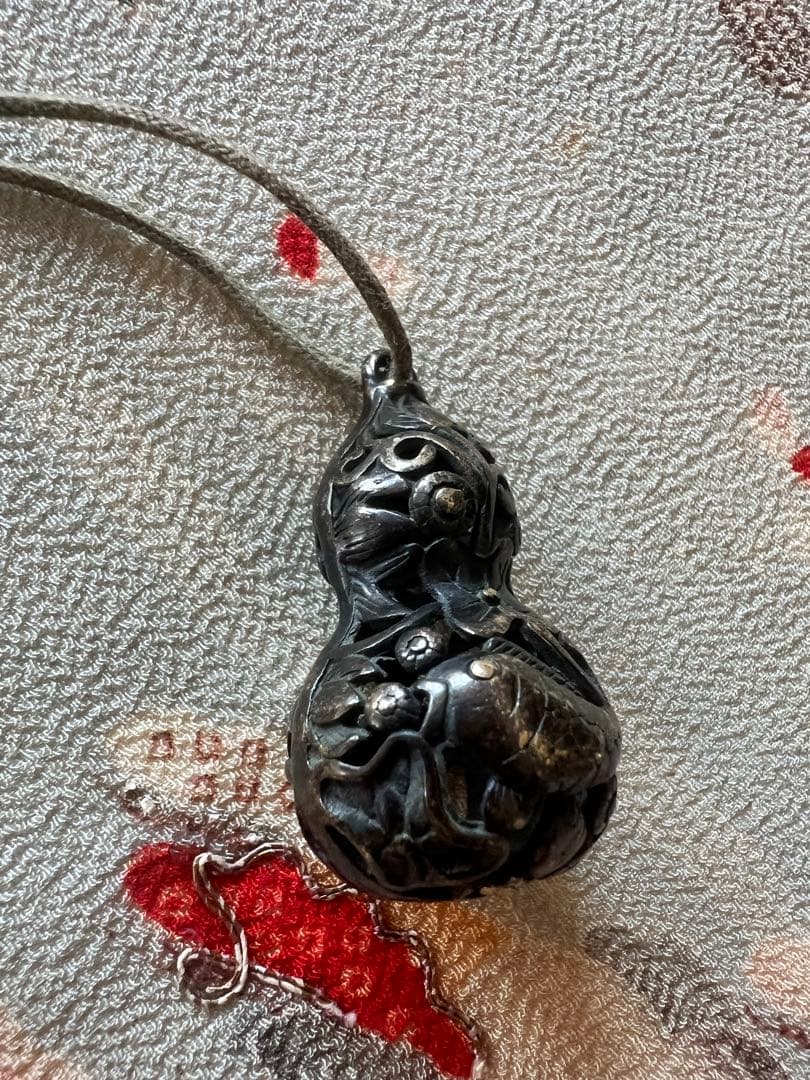 銀 透かし彫り 瓢箪 根付け