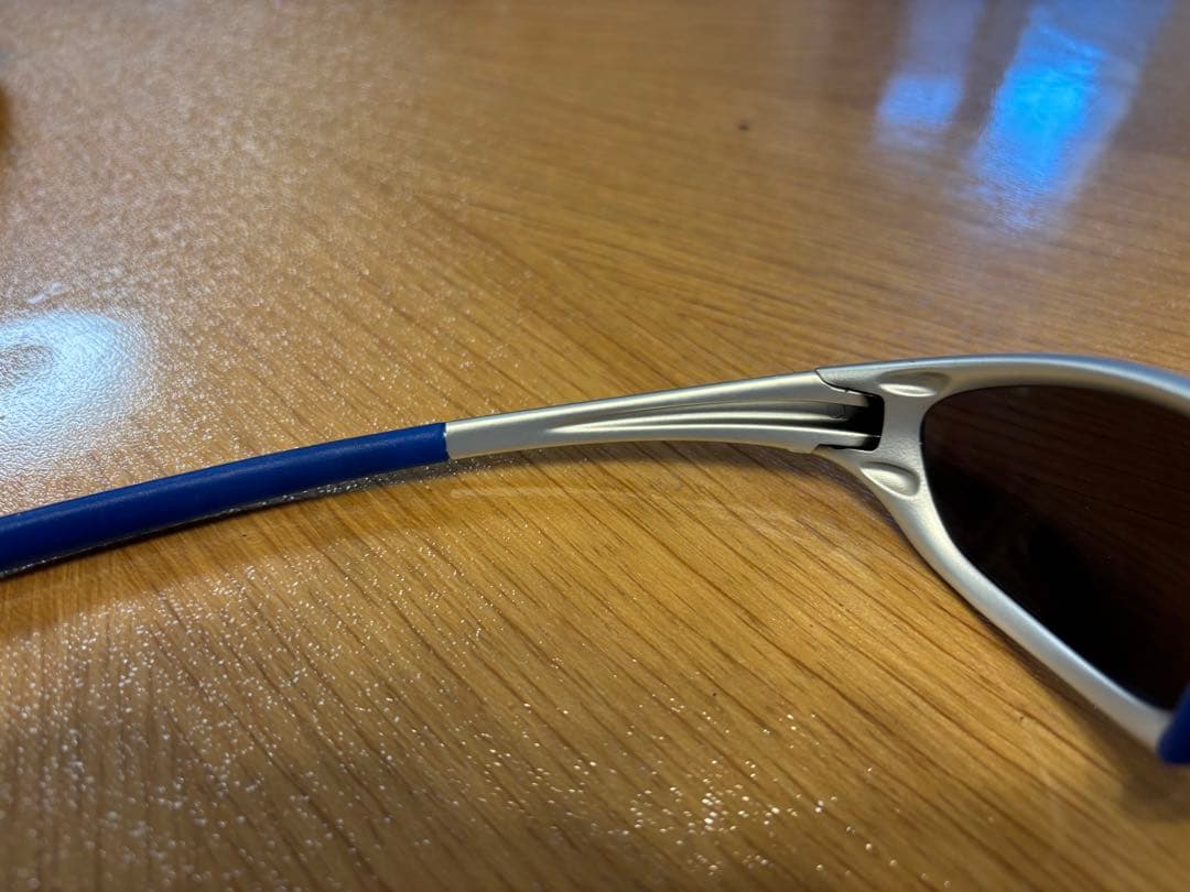 値下げ　オークリー　スポーツサングラス シルバー/青