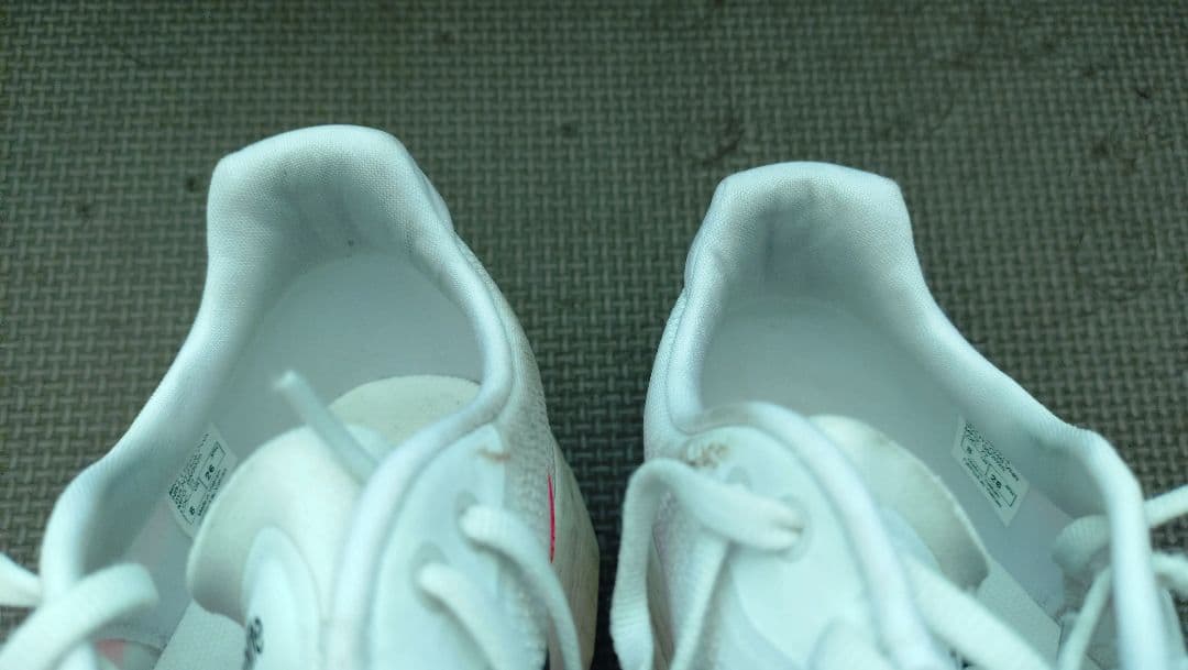 スパイク・シューズ FuelCell SuperComp Elite v5