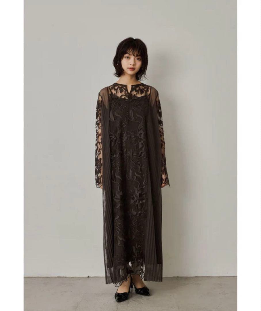 niana エスニックサイドプリーツドレス