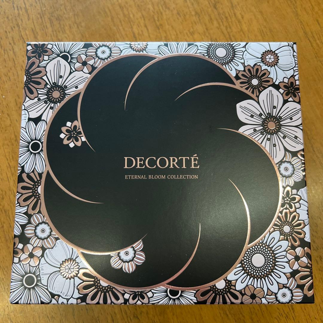 コスメデコルテ クリスマスコフレ 2025 ショッパー付