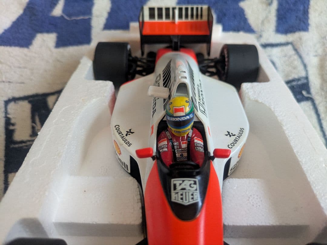 アイルトン・セナ マクラーレン MP4/4 1/18