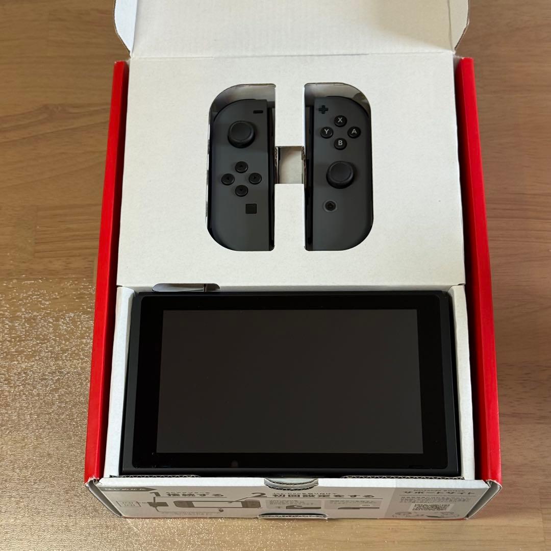 6-151【ほぼ未使用】Switch 本体 新型 グレー 箱付き
