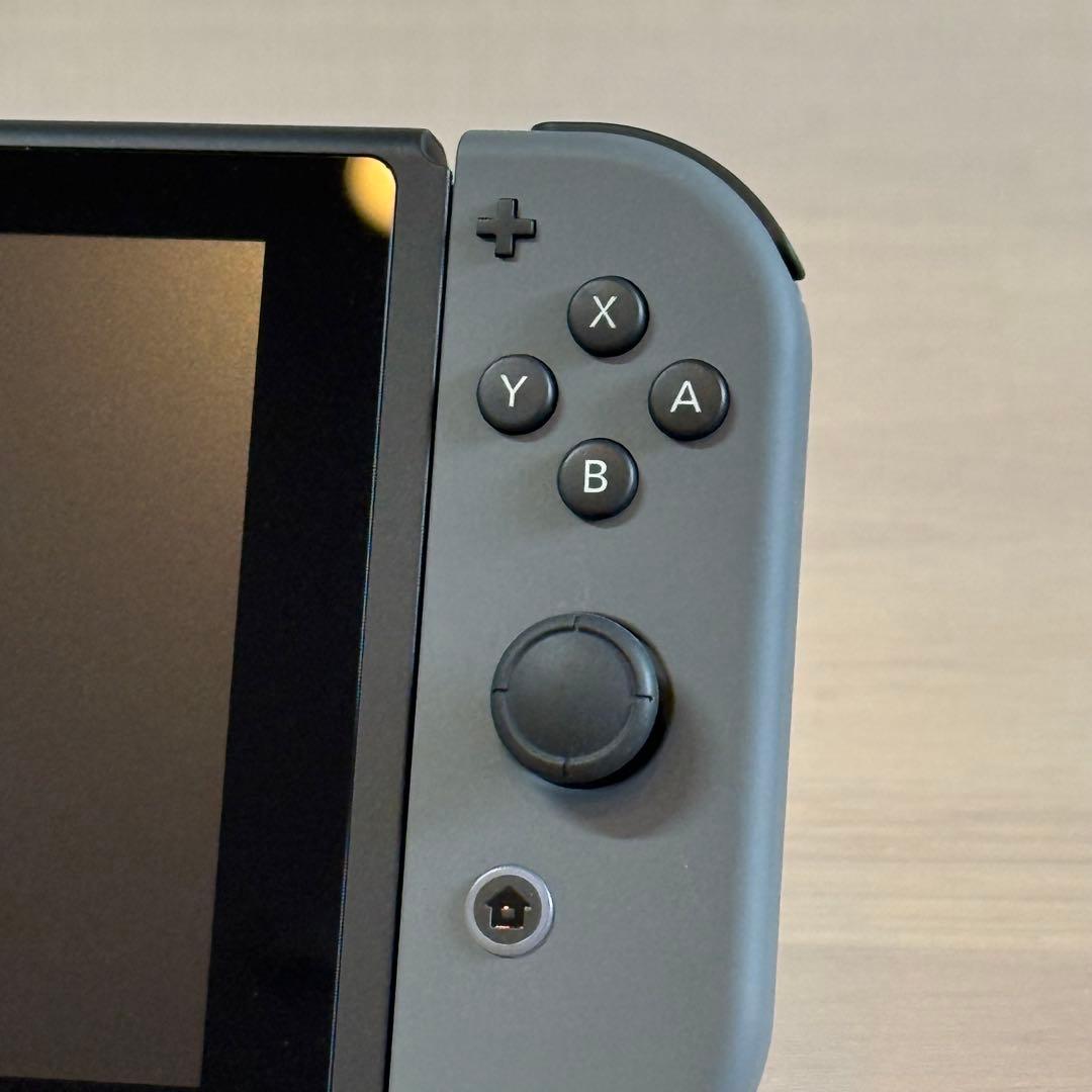 6-151【ほぼ未使用】Switch 本体 新型 グレー 箱付き