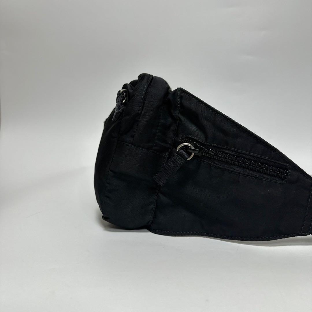 t50【美品】プラダ　三角ロゴ　ナイロン　ブラック　ウエストポーチ　ショルダー.
