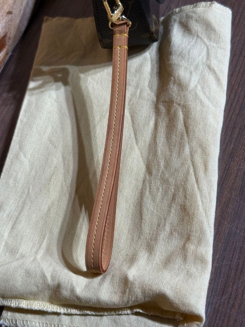 ルイヴィトン モノグラム 眼鏡ケース