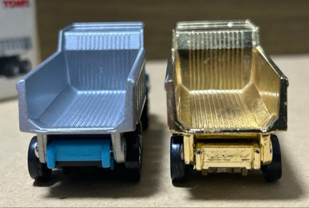 トミカ いすゞ オフロードダンプ 2台セット