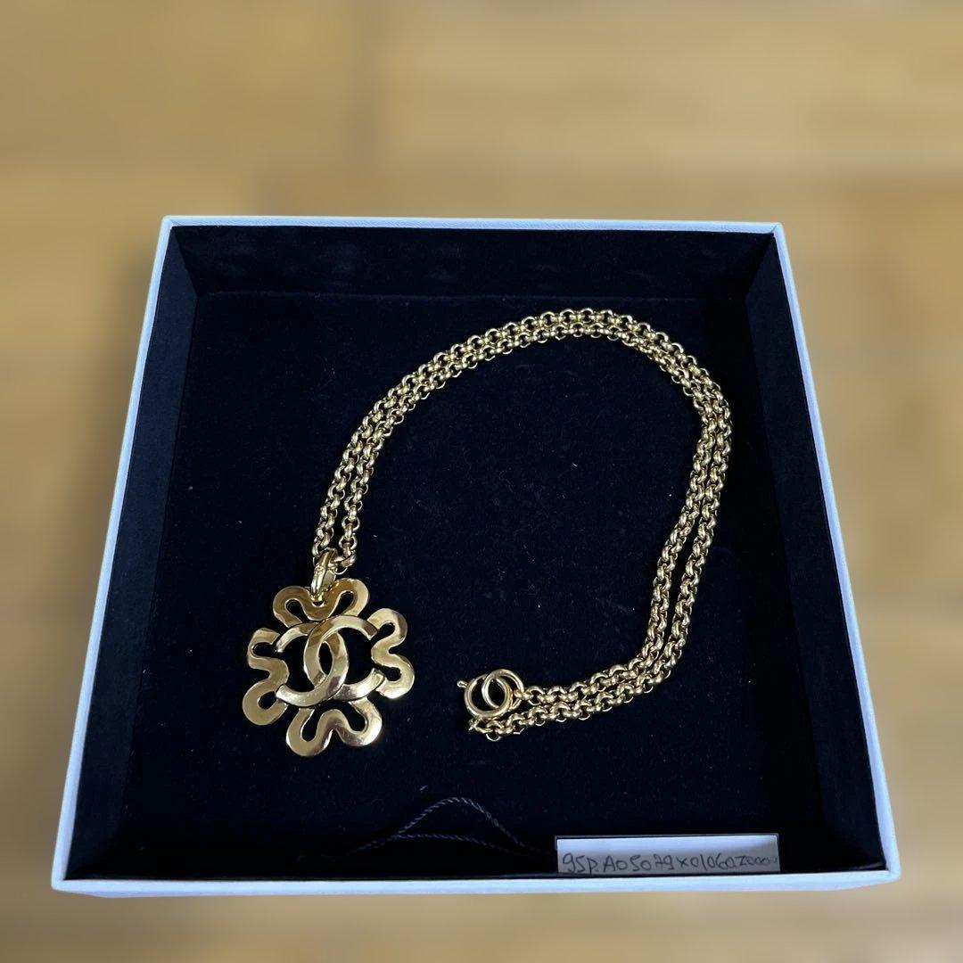 CHANEL ゴールドメッキココマーククローバーネックレス