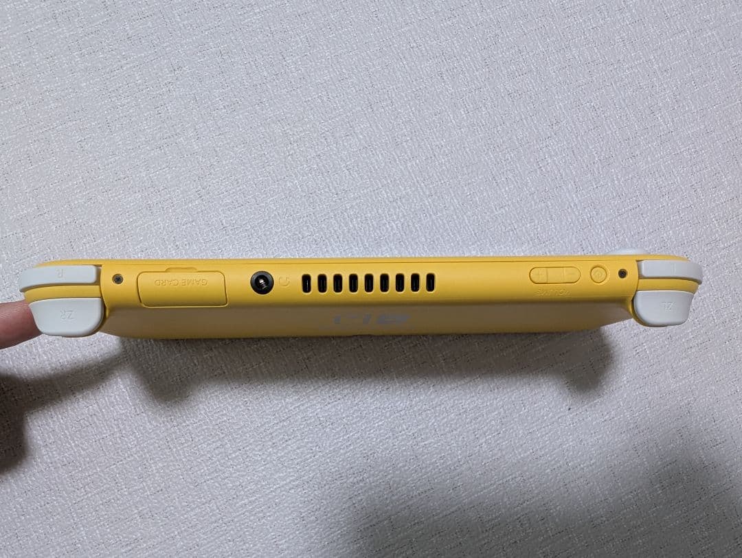 Nintendo Switch Lite イエロー 本体 充電器付き（箱無し）