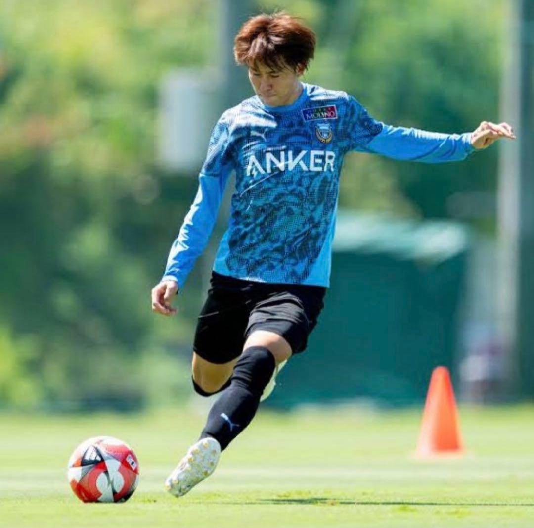 サッカー 川崎フロンターレ 2025　長袖　支給品　練習着　フルスポンサー 新品