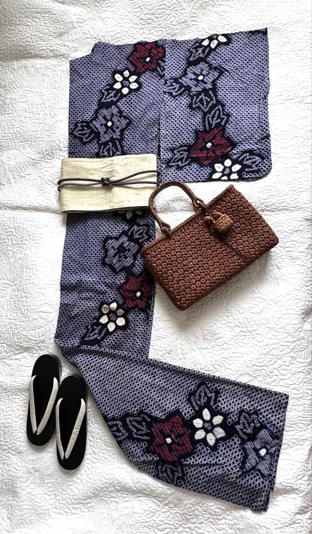 高身長の方にも 粋な大人の浴衣 ◆ 有松絞り シンプルな花繋ぎ 逸品