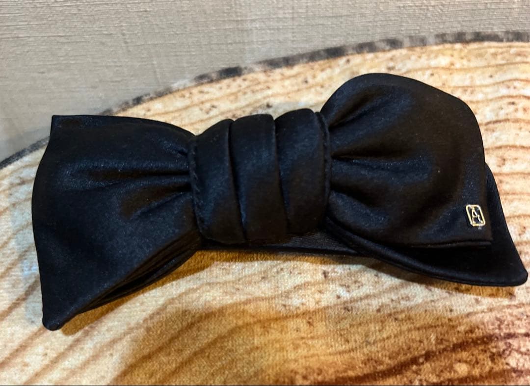 ブラックリボンヘアアクセサリー