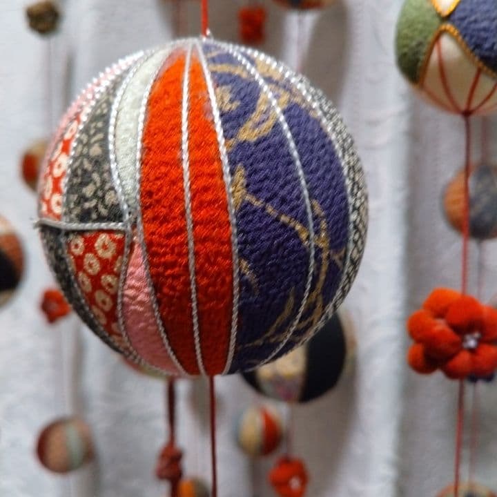 吊し雛古布ボール飾り