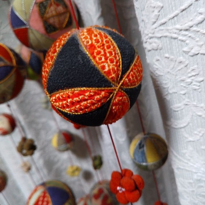 吊し雛古布ボール飾り
