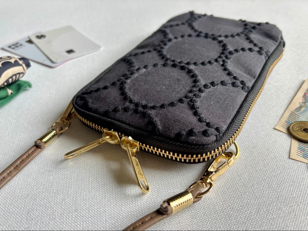 ★momo【スマホショルダー】ミナペルホネン タンバリン チャコール