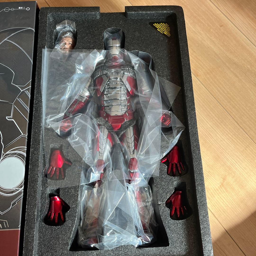 ホットトイズ　アイアンマン2 マーク5 フィギュア