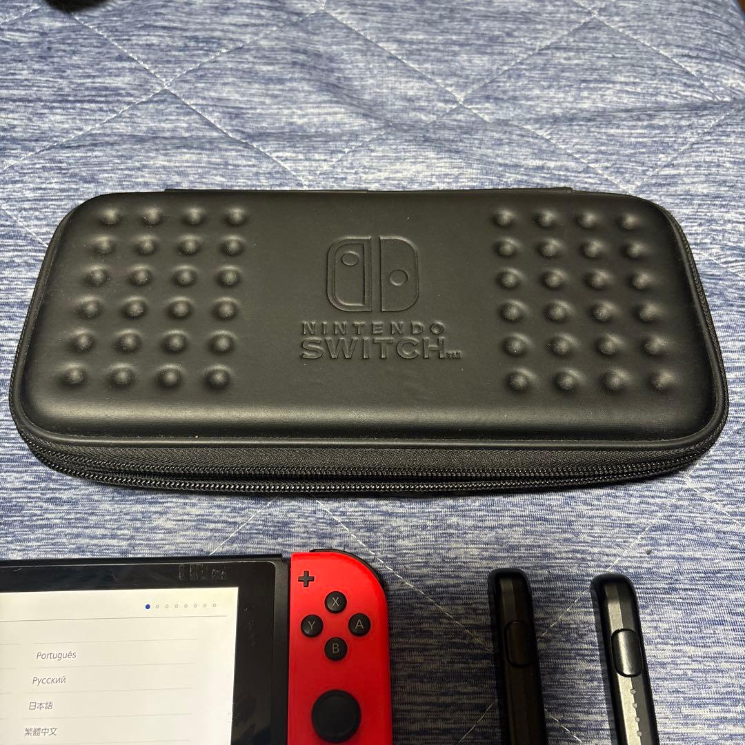 Nintendo Switch 本体 グリーン/レッド　キャリングケース付き