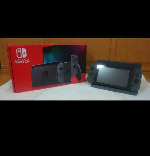 ニンテンドースイッチ本体(グレー)になります。