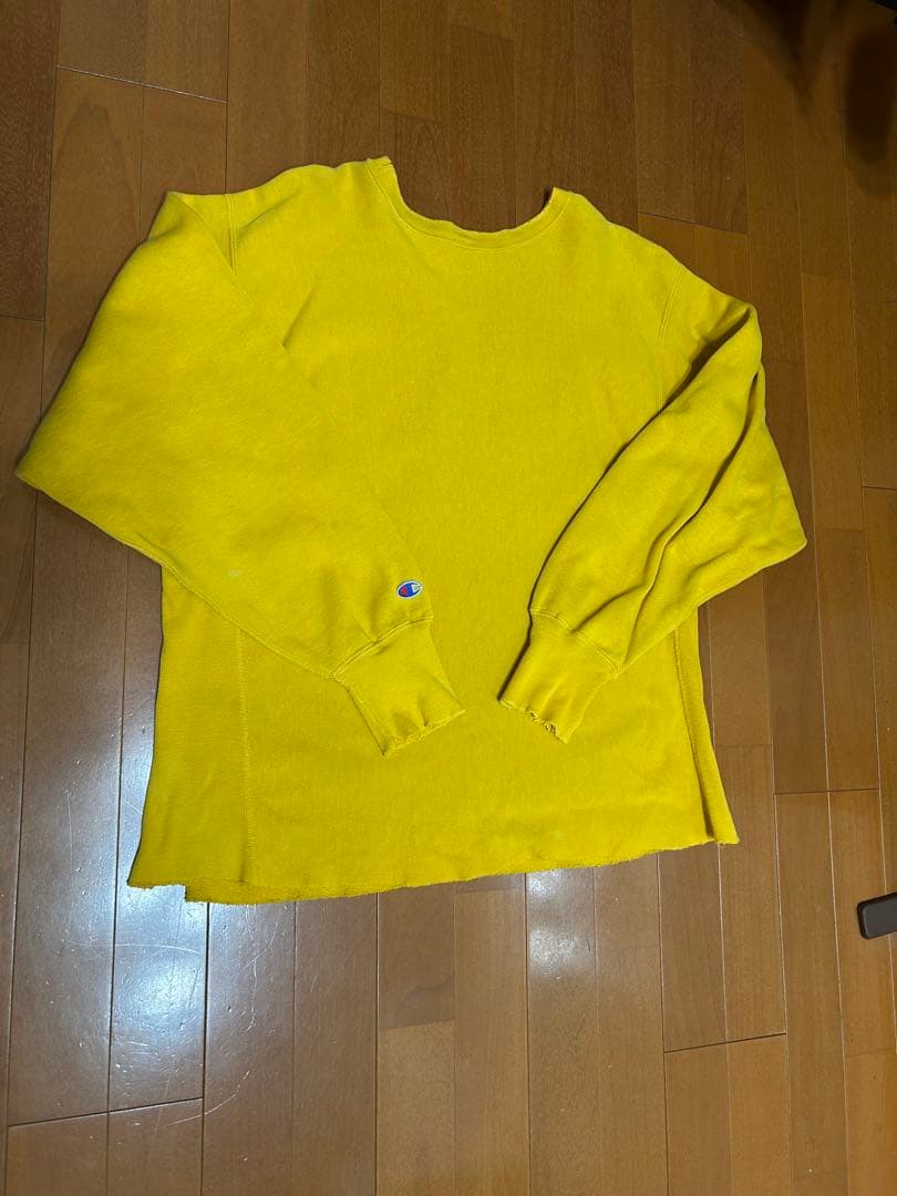 Champion Iowa 61 リバースウィーブイエロースウェット