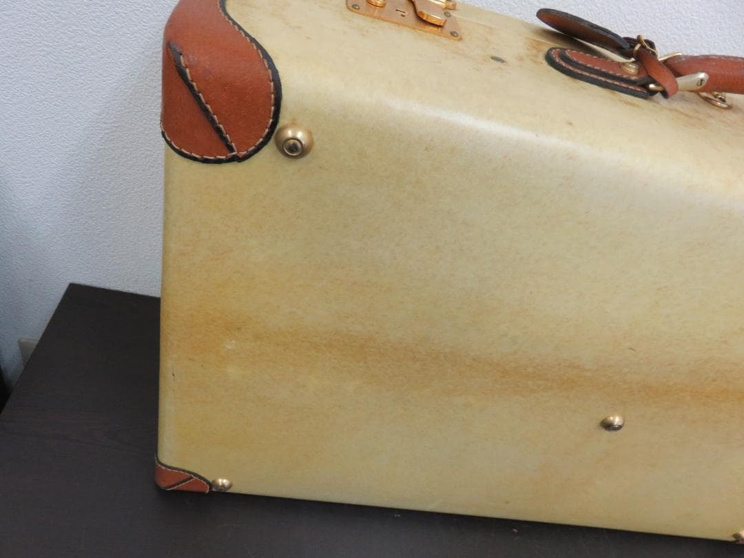 ヴィンテージ 本革トランク アンティーク 鍵付き イタリア製 トランクケース