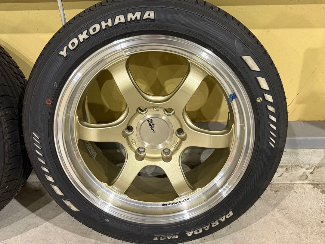 ハイエース200系AD VAN Racing 18インチホイールセット