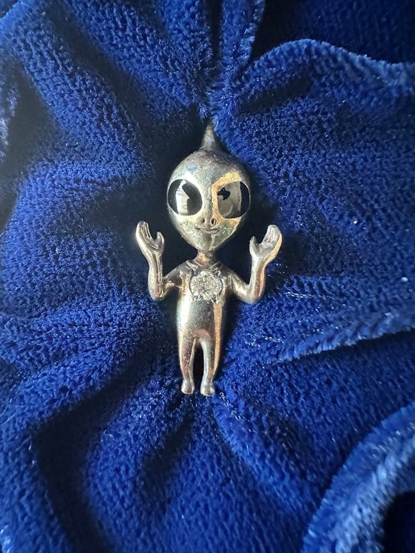 【田中貴金属製】輝け！ U.T. 宇宙人 ペンダントトップダイヤモンド0.1ct