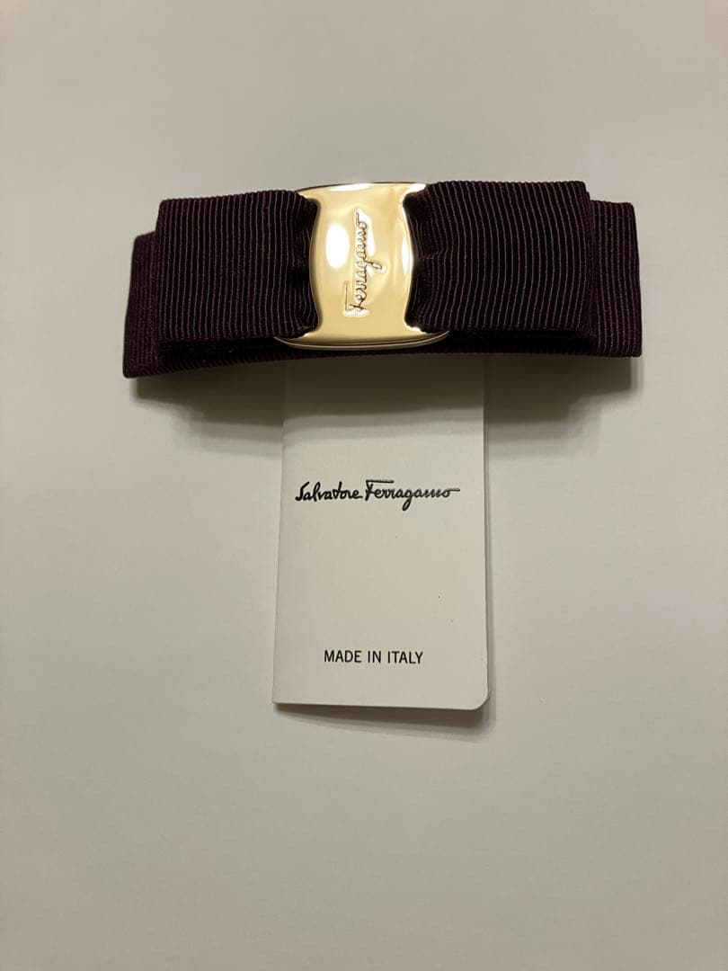 【新品未使用】フェラガモ　ヴァラリボン　バレッタ