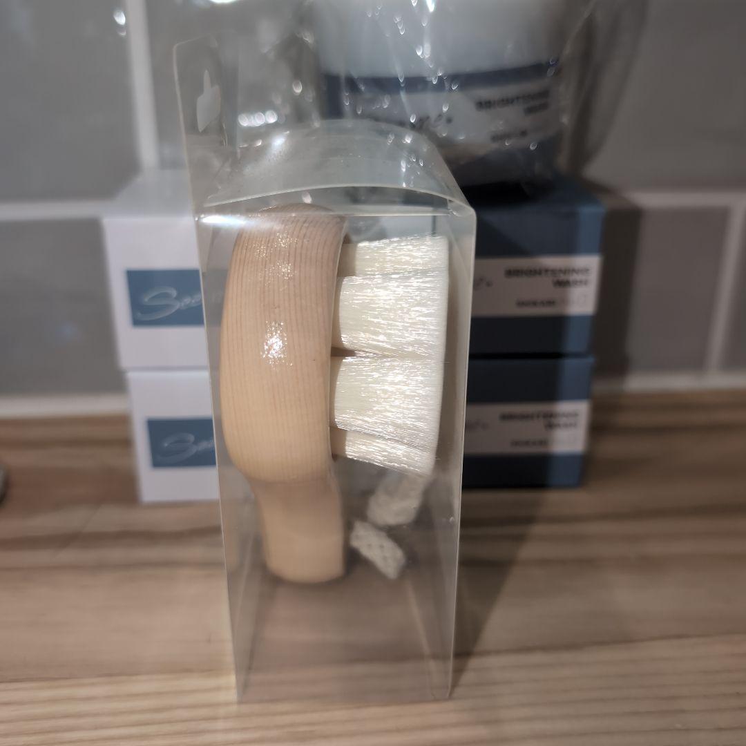 SHIKARI Brightening Wash２種４個&ブラシ・容器 セット