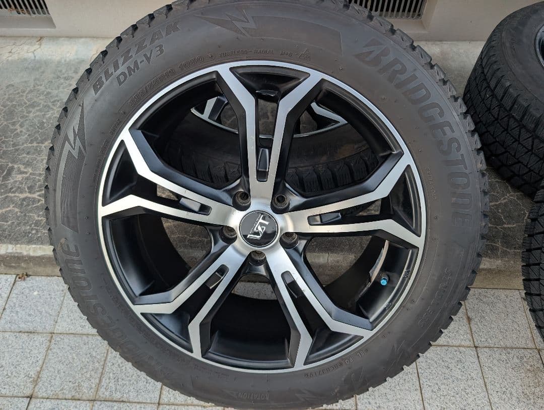 235 / 55 R19 スタッドレス　タイヤホイールセット