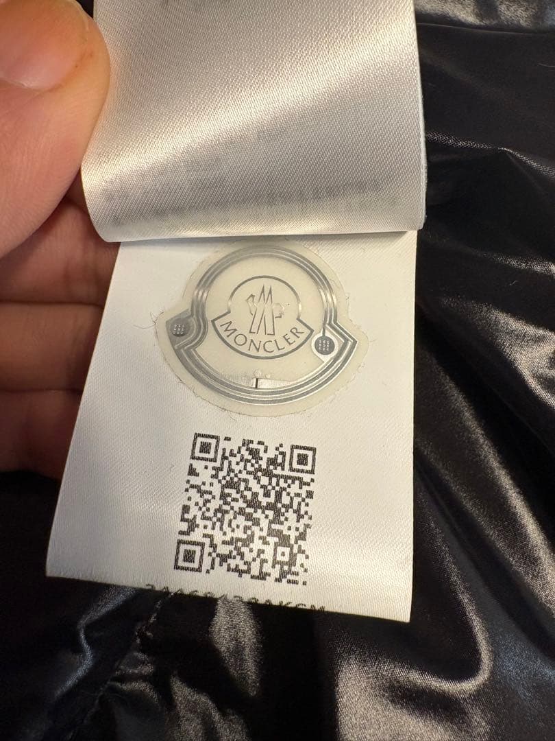 美品　MONCLER ダウンジャケット　Montcla ブラック　サイズ1