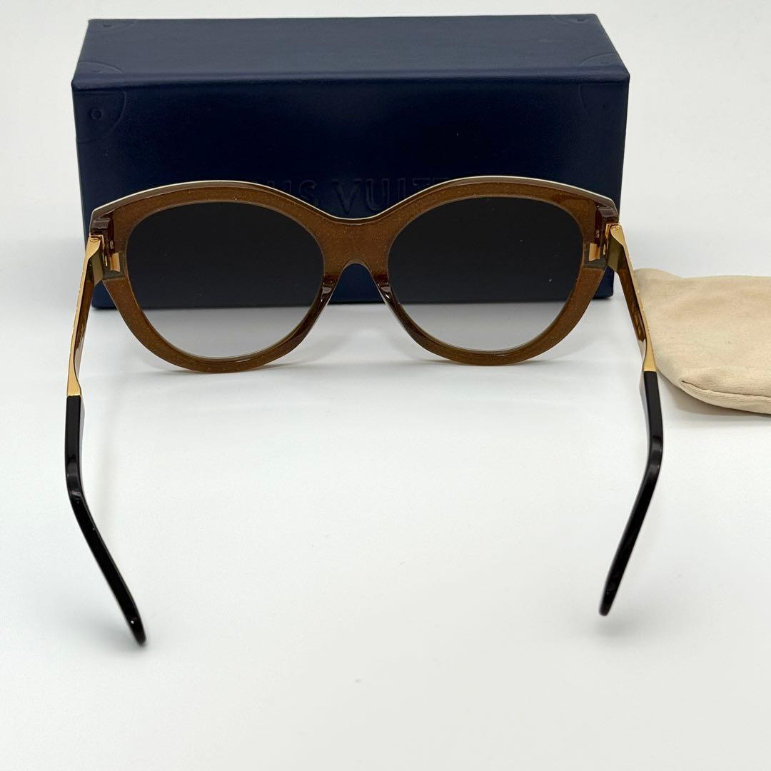 美品 ルイヴィトン サングラス LV プティ スプソン キャッツアイ 現行 黒