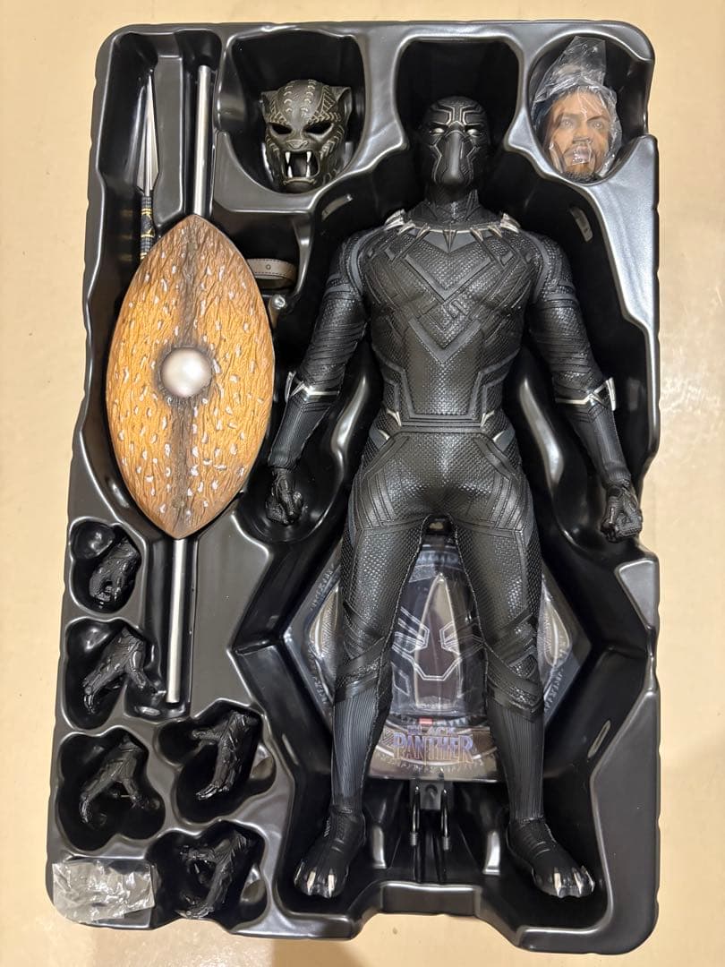 ホットトイズ　ブラックパンサー　オリジナルスーツ
