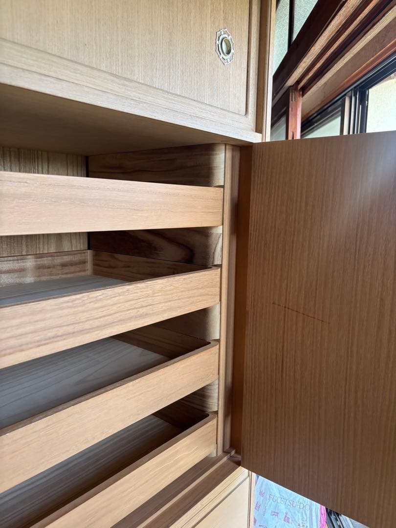 【専用】総桐箪笥 可動棚付き 収納力抜群