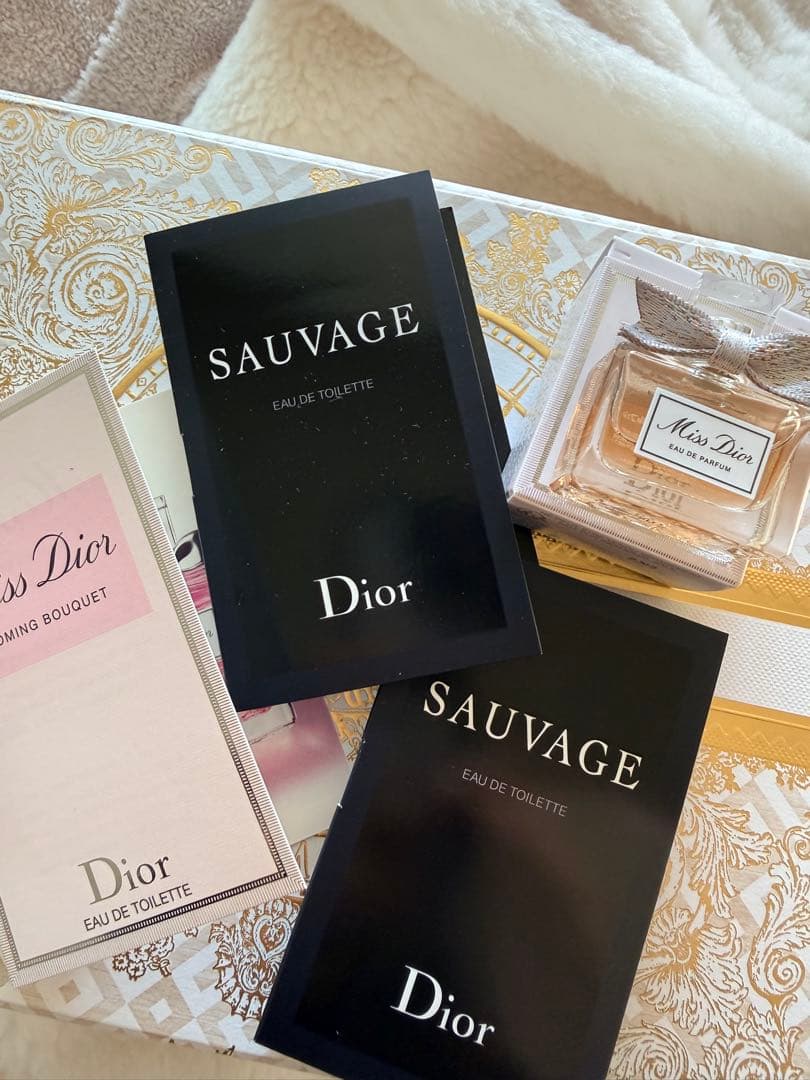 dior モンテーニュ　2022 クリスマスコフレ