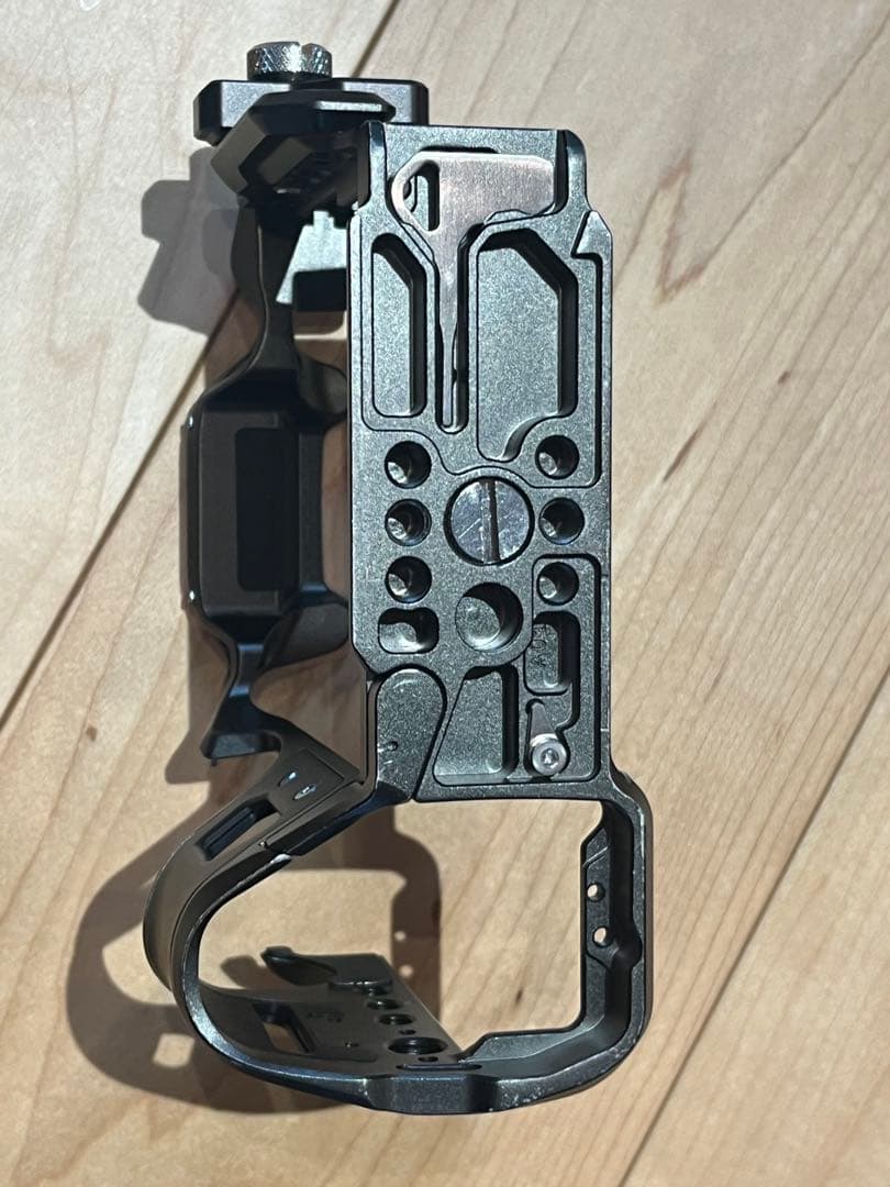 防湿庫保管_SONY α7SⅢ 本体 バッテリー2本 ケージ ストラップ