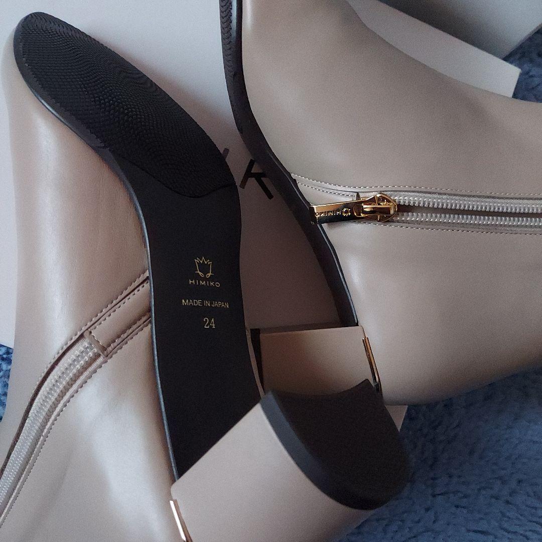 新品　未使用２４cm　HIMIKO ベージュ サイドゴアブーツ 中ヒール