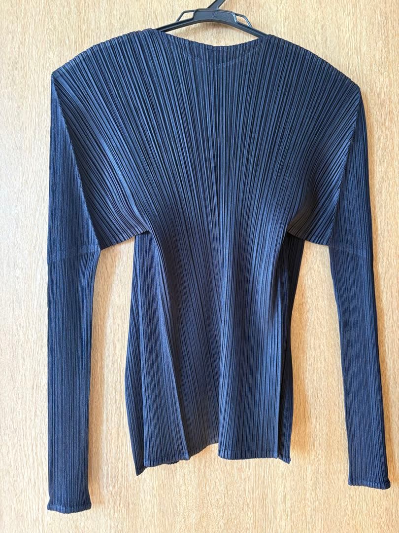美品　プリーツプリーズ　カーディガン　濃紺