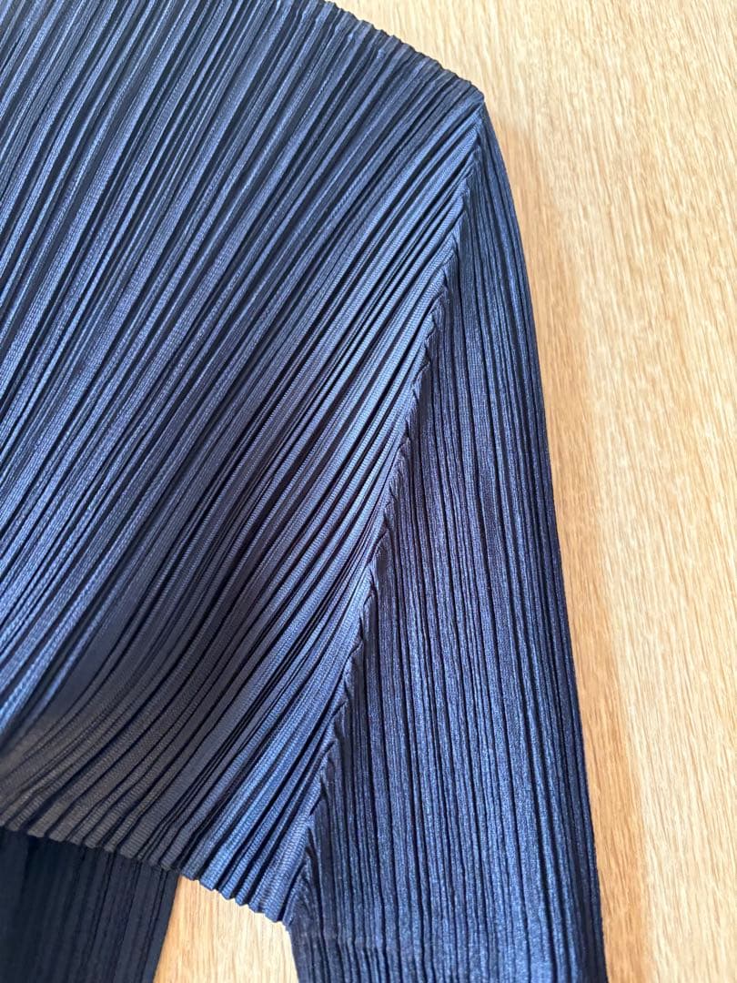 美品　プリーツプリーズ　カーディガン　濃紺