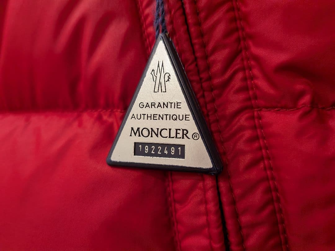 【美品】MONCLER（モンクレール）赤 ダウンベスト