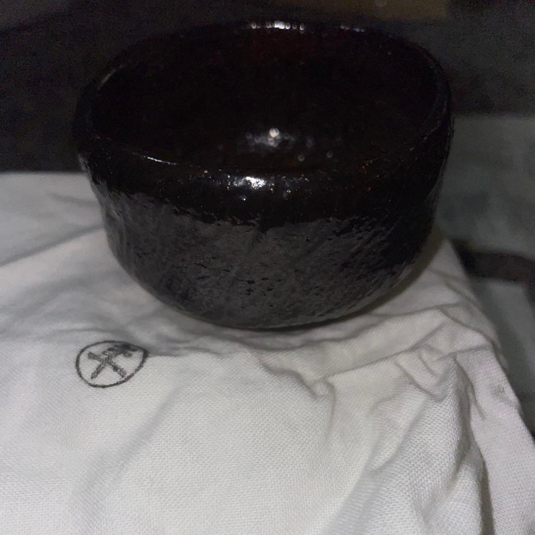 【ぐい呑・盃】人間国宝　共箱　 十代大樋長左衛門　大樋年雄 黒茶碗 ぐい呑