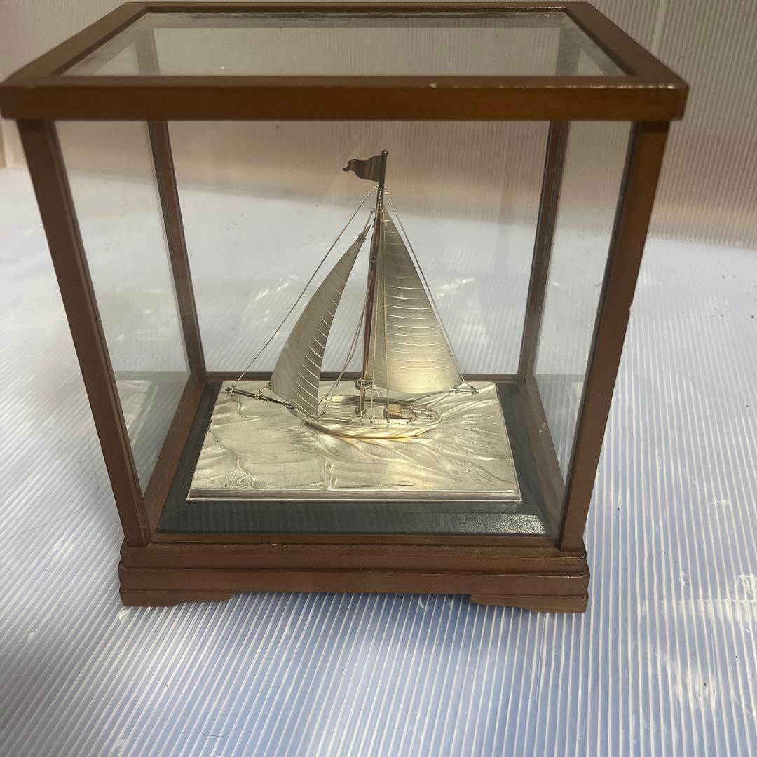 ラ*ム様 銀製品 ヨット 航海船 帆船 ガラスケース付き 縁起物 工芸品 置物